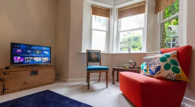 Unique & Homely Suite With Own Access, Забронировать Отель Клифтон Бристоль, рядом с Ботанический сад Бристольского университета