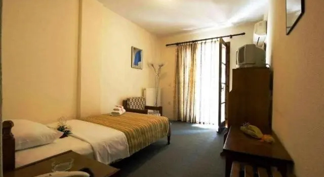 Трёхместный номер Standard Lydia Hotel
