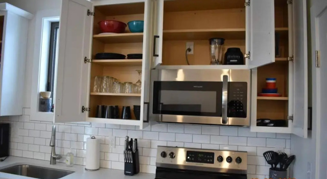 Downtown Traverse City Capri Condo 316, Забронировать Отель Отели и гостиницы Траверс-Сити, рядом с Туристический центр Траверс-Сити, Отель