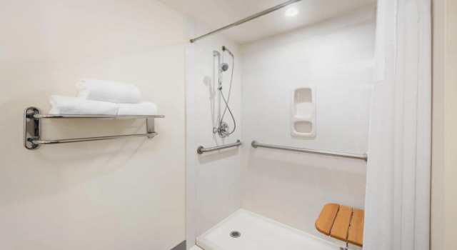 Четырёхместный номер Standard Holiday Inn At Six Flags Saint Louis by IHG