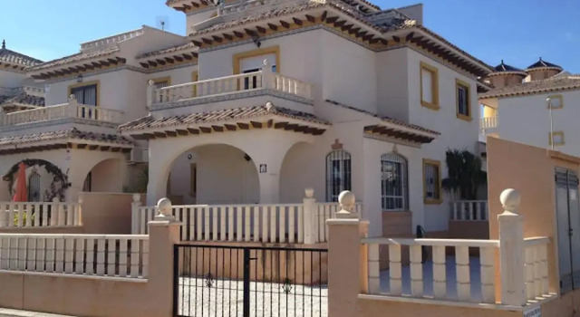 House With 2 Bedrooms In Orihuela With Pool Access And Terrace