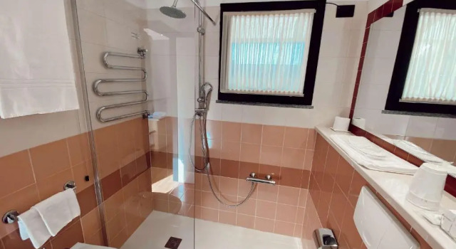 Трёхместный номер Standard Best Western Hotel Solaf