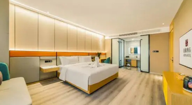 Люкс Zhuji Boya Hotel (Honghui Fortune Building Dianchi Middle School)