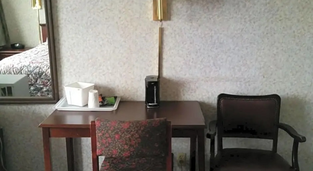 Люкс University Hotel and Suites