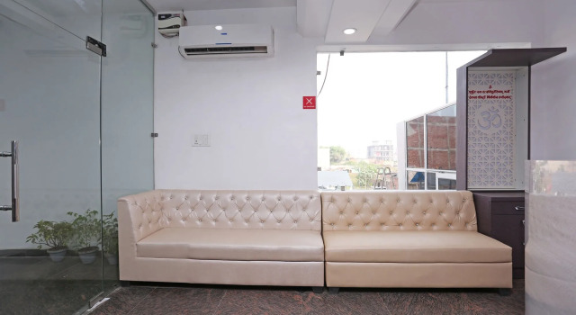 Hotel The Leaf by OYO