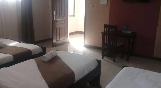 Трёхместный номер Standard Hotel Wagon Wheel