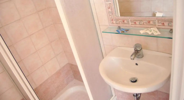 Трёхместный номер Standard Hotel Beverly