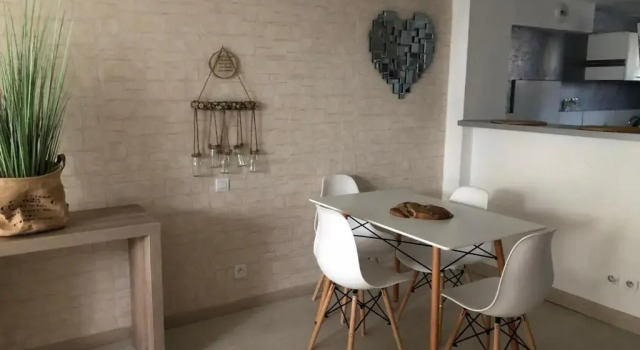 Un duplex pour 4 personne village camarguais, Забронировать Апартаменты/квартира Отели Арля с парковкой, Парковка