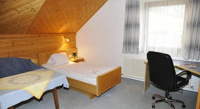 Pension Appartements Grillhofer, Rezerwuj Apartament Hotele w Salzburg z parkingiem, Parking