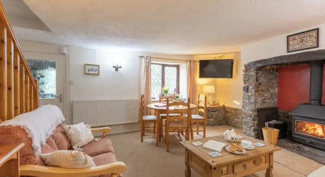 Sylvie's Country Cottage, Varaa Lomakoti Mökit kohteessa Merseyside, Mökki