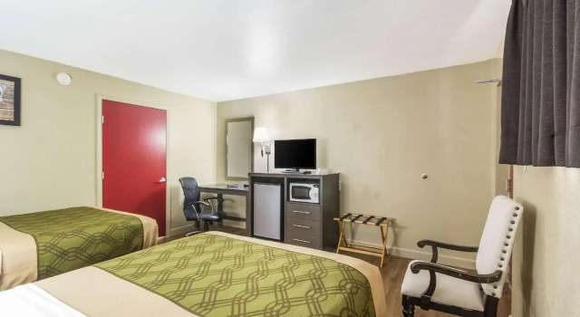 Четырёхместный номер Standard Econolodge Inn & Suites