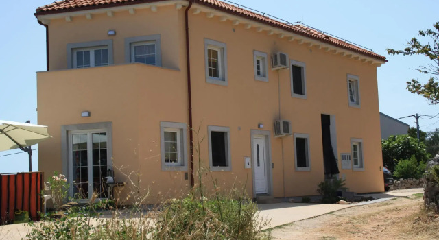 Apartments Pegla, Prenota Appartamento Hotel a Isole Quarnerine con parcheggio, Parcheggio