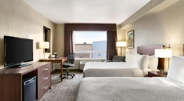 Четырёхместный номер Standard Days Inn & Suites by Wyndham Yorkton