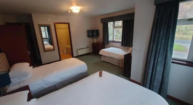 Четырёхместный номер Comfort Kintail Lodge Hotel
