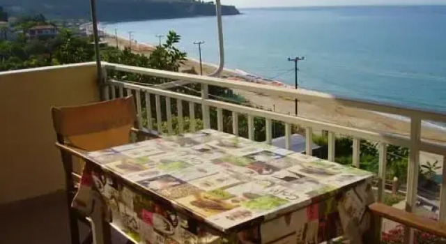 Rosas Beach Studios, Reserva ahora Hotel Lourdata Cefalonia