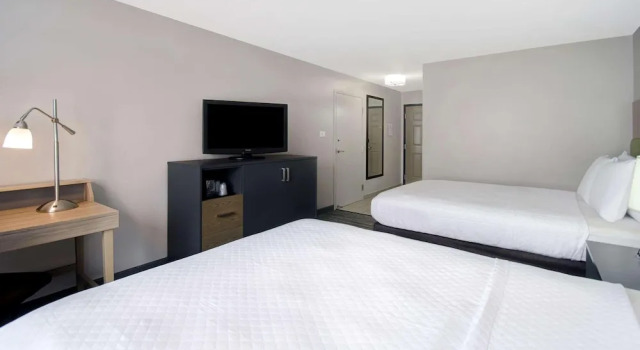 Четырёхместный номер Standard Country Inn & Suites by Radisson, Cincinnati Airport, KY