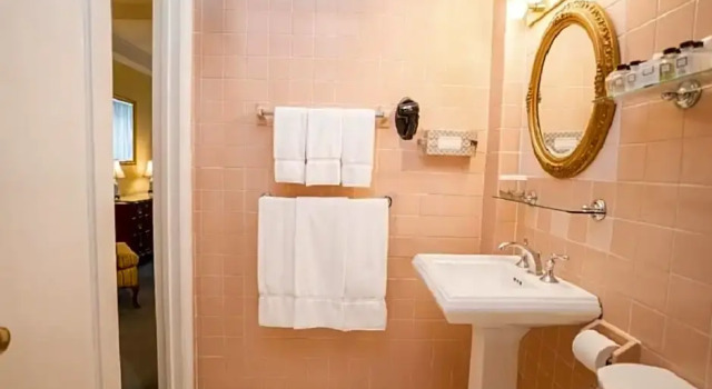Четырёхместный номер Standard Roger Smith Hotel