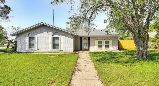 Коттедж Home w/ Game Room & Pool: Wichita Falls Retreat