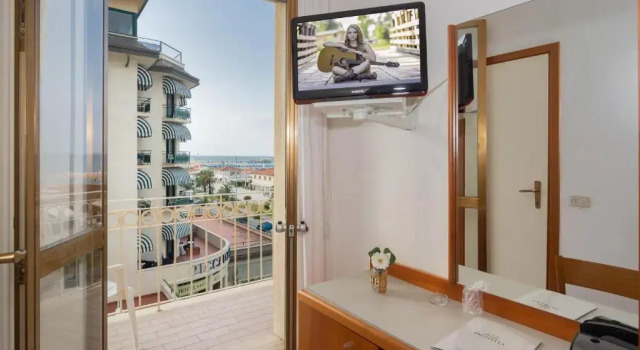 Одноместный номер Standard с балконом и с видом на море Hotel Brunella