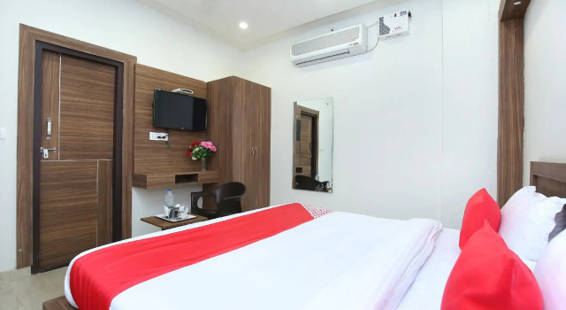 OYO 33470 Hotel S7, Забронировать Отель Таннасар штат Харьяна