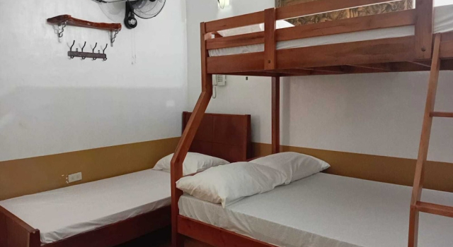Кровать в общем номере oyo187 Rose Ros Place Budget HotelResort