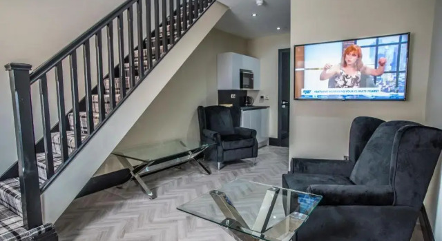 Deluxe Apartment Hotel 21