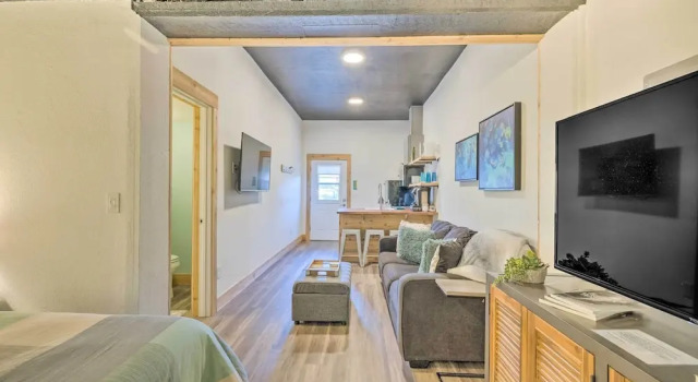 Long Beach Studio in Downtown - Walk to Ocean!, Забронировать Апартаменты/квартира Лонг-Бич штат Вашингтон