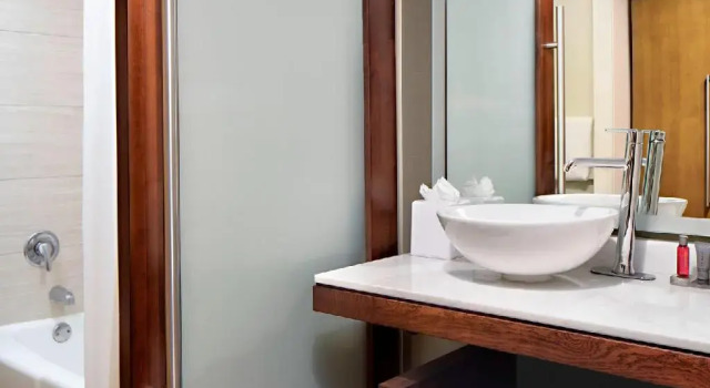 Двухместный клубный номер Standard с балконом Отель San Antonio Marriott Northwest Medical Center