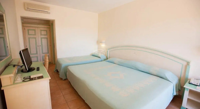 Hotel Parco Torre Chia, Book Ferieresort Domus de Maria Sardinia South, nær Chia Beach