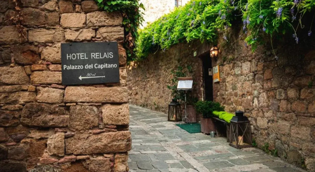 PALAZZO DEL CAPITANO Wellness & Relais - Luxury Borgo Capitano Collection, Забронировать Отель Отели Валь д’Орча с бассейном, Бассейн