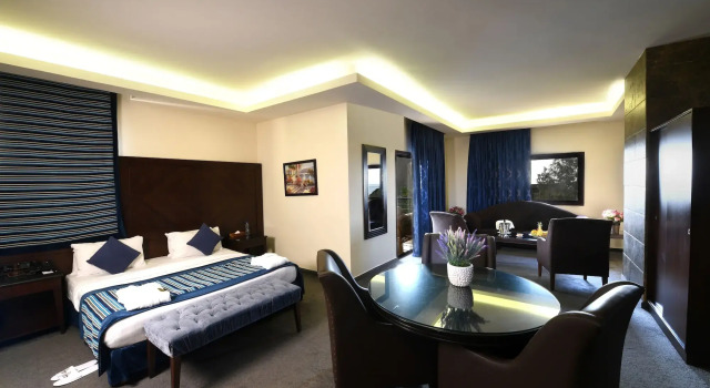 Reston Hotel, Buchen Sie Hotel Hotels in Dbayeh mit Parkplatz, Parkplätze