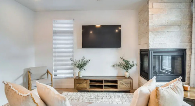 3 Mi to Lake Dillon: Condo Near Shops & Eats!