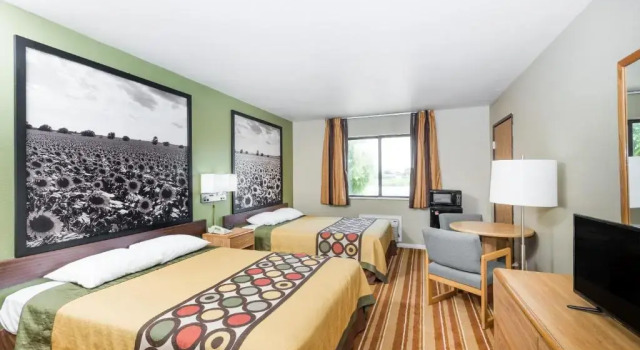 Четырёхместный номер Standard Super 8 by Wyndham Independence KS