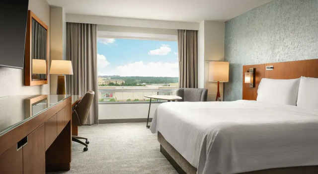 Номер Deluxe The Westin Austin at The Domain