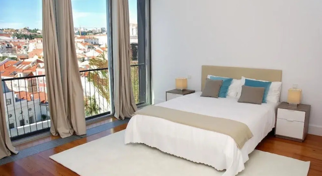 Santa Catarina Luxury Apartments by linc, Забронировать Апартаменты/квартира Отели Лиссабона с бассейном, рядом с Рештаурадориш, Бассейн
