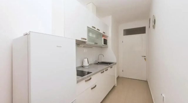 Apartmani Mona, Забронировать Отель Отели и гостиницы Макарска, рядом с Набережная Рива (Макарска), Отель
