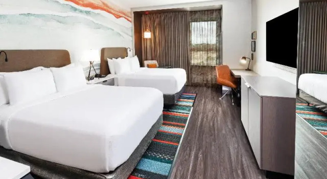 Standard Vierer Zimmer mit Seeblick Hotel Indigo Spring - Woodlands Area by IHG