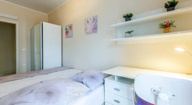 Nice Home in Kastel Novi With Wifi and 3 Bedrooms