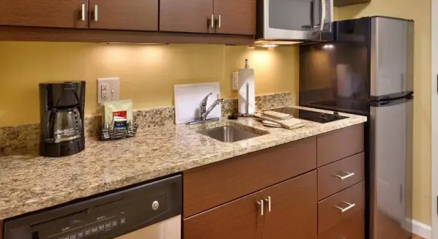 Четырёхместный люкс TownePlace Suites by Marriott Dickinson