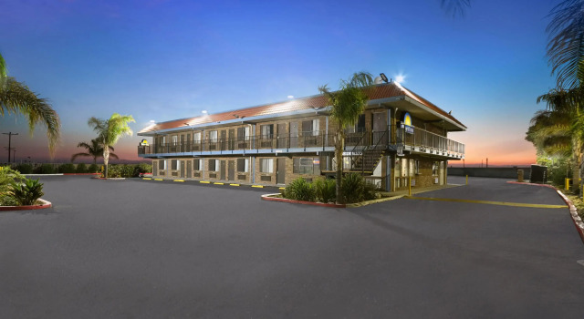 Days Inn by Wyndham Lost Hills, Забронировать Мини-отель Лост-Хиллс штат Калифорния