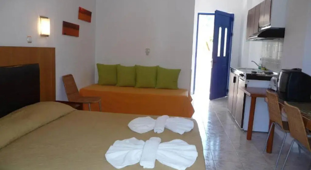 Студия Irinoula Apartments