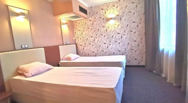 Семейный люкс Economy Elate Plaza Hotel