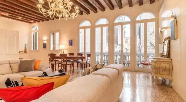 Апартаменты Luxury Gallery House