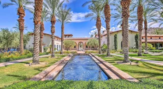 Апартаменты с 3 комнатами 243460: 3BR Desert Retreat w/ Views + Pool Access