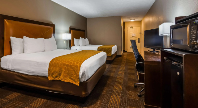 Четырёхместный номер Standard Best Western Shelbyville Lodge