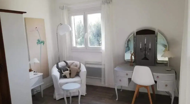 Chambre lumineuse, calme absolu