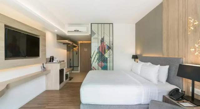 Двухместный номер Deluxe с видом на бассейн Hotel Amber Pattaya