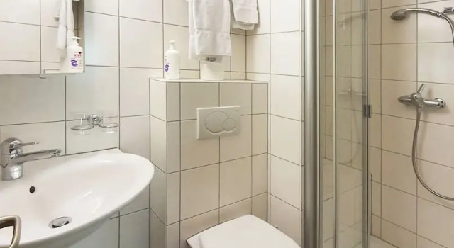Апартаменты Comfort с балконом Serviced Apartments Wallis