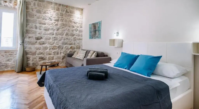 Студия Superior AMOROZO APARTMENTS by DuHomes