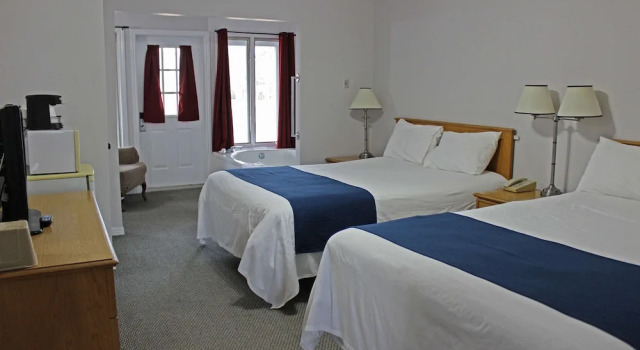 Четырёхместный номер Standard Isaiah Tubbs Resort & Conference Centre